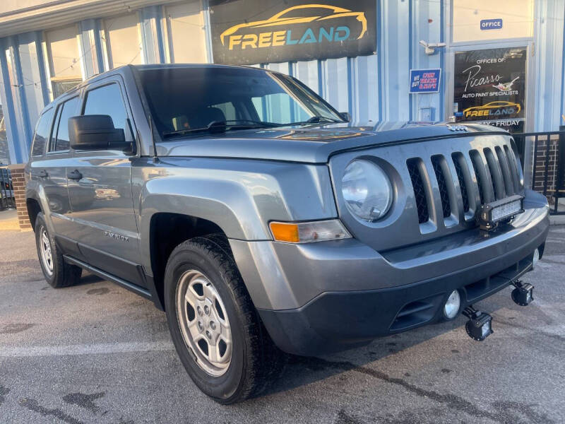 2013 Jeep Patriot for sale at Freeland LLC in Waukesha WI