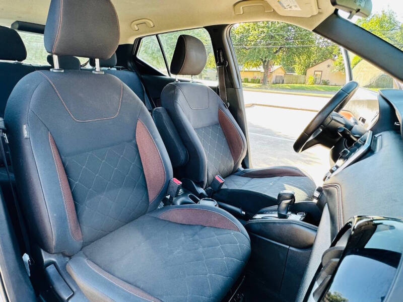 2018 Nissan Kicks SR