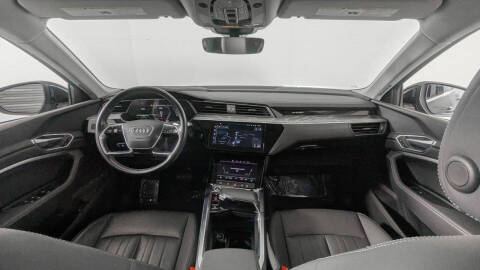 2021 Audi e-tron quattro Premium