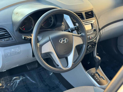 2013 Hyundai Accent GLS