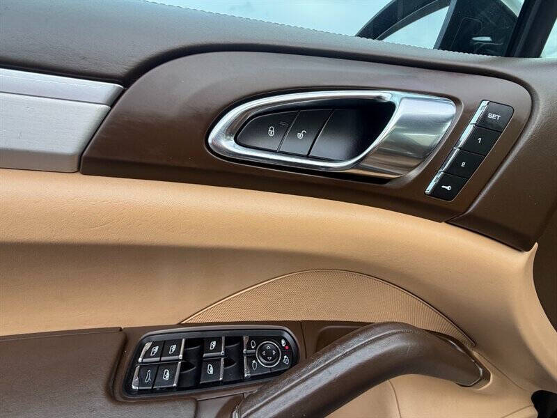 2016 Porsche Cayenne GTS
