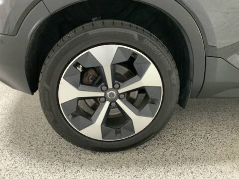 2024 Volvo XC40 B5 Plus Bright Theme