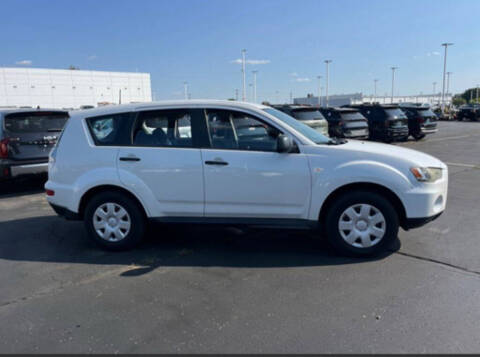 2010 Mitsubishi Outlander ES