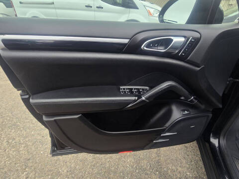 2016 Porsche Cayenne S E-Hybrid