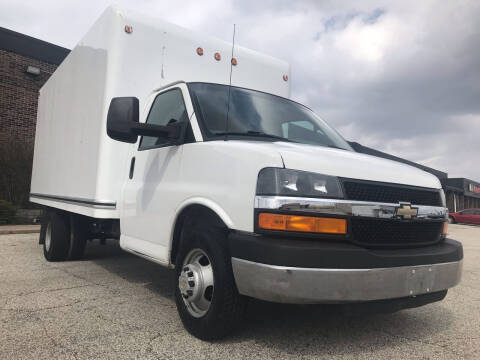 2016 Chevrolet Express Cutaway for sale at Classic Motor Group in Cleveland OH