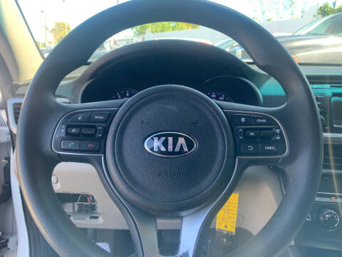 2017 Kia Optima LX