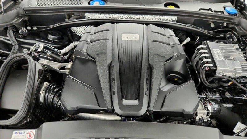 2023 Porsche Macan S