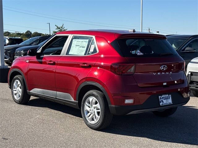 2026 Hyundai Venue SE