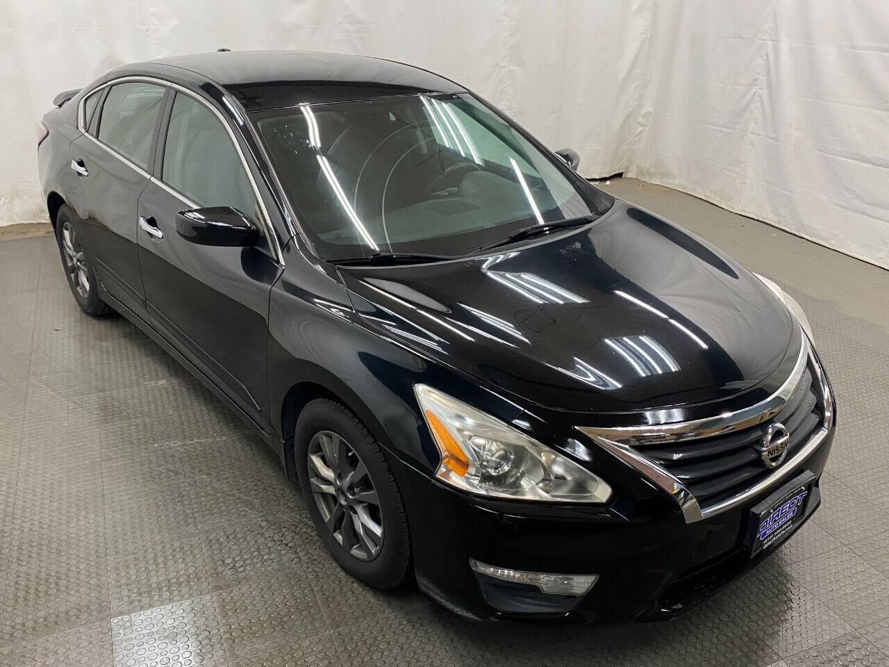 2015 Nissan Altima 2.5 SV 4dr Sedan - Black exterior view 2