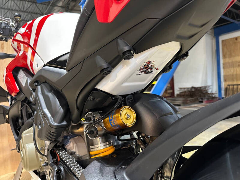 2025 Ducati Streetfighter V4 Supreme