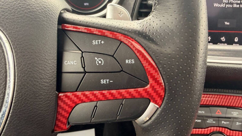 2018 Dodge Challenger 392 HEMI Scat Pack Shaker