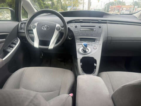 2010 Toyota Prius III