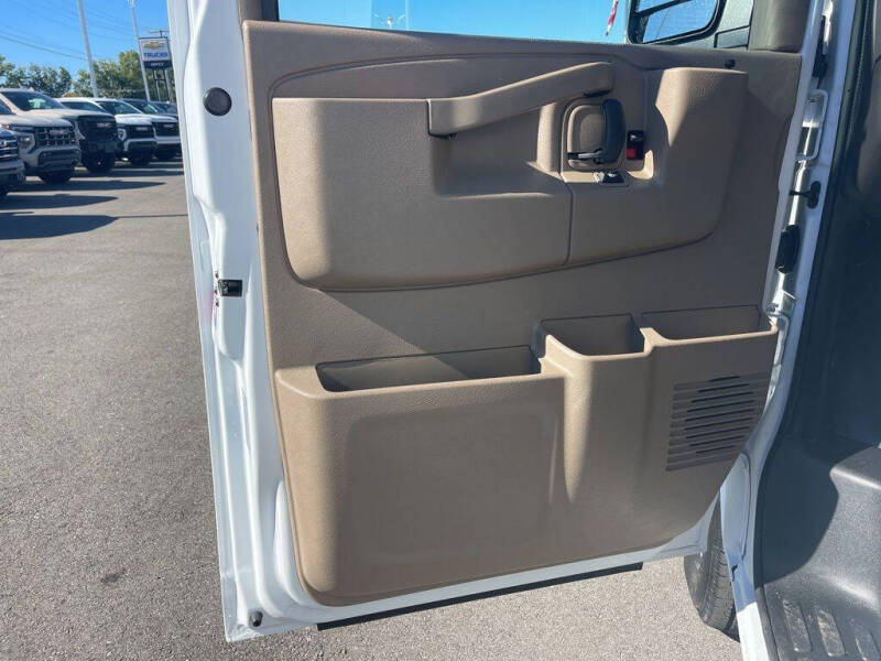 2025 Chevrolet Express 2500