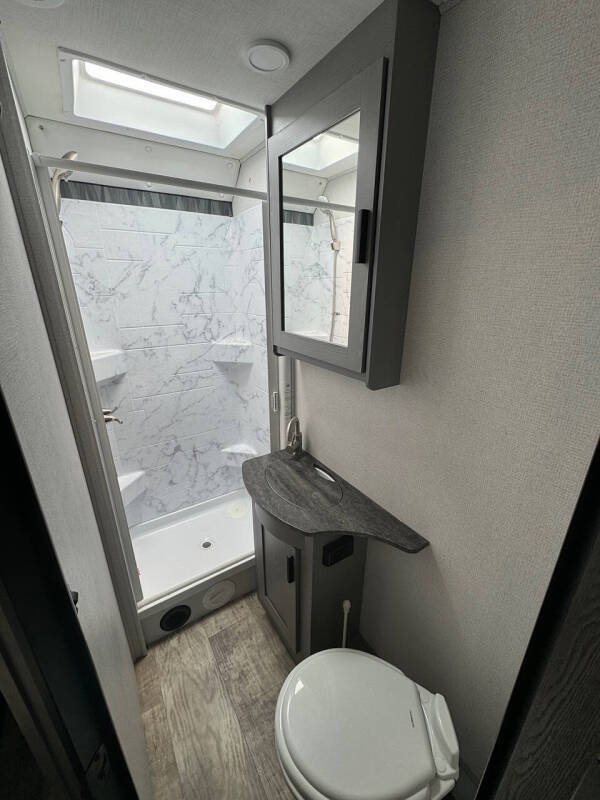 2022 Ford E-Series E-450 SD