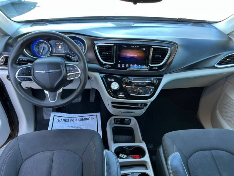 2017 Chrysler Pacifica Touring