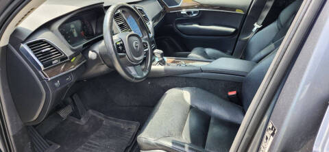 2016 Volvo XC90 T6 Momentum