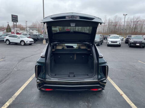 2024 Cadillac LYRIQ Luxury 3