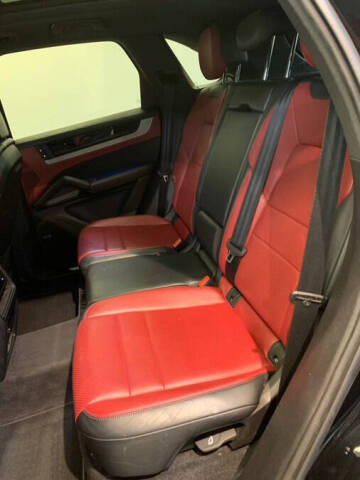 2024 Porsche Cayenne S