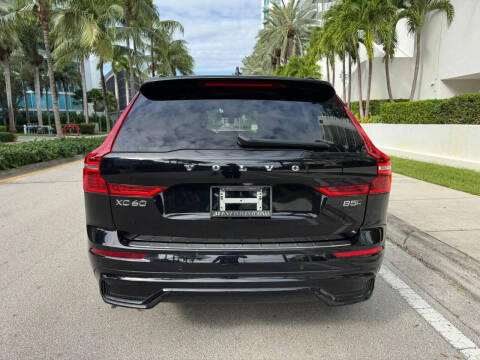 2025 Volvo XC60 B5 Core Dark Theme