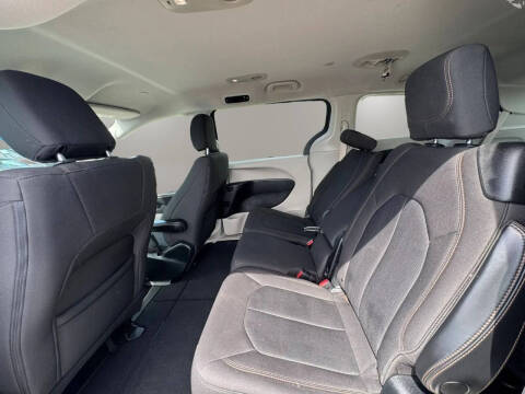 2017 Chrysler Pacifica LX