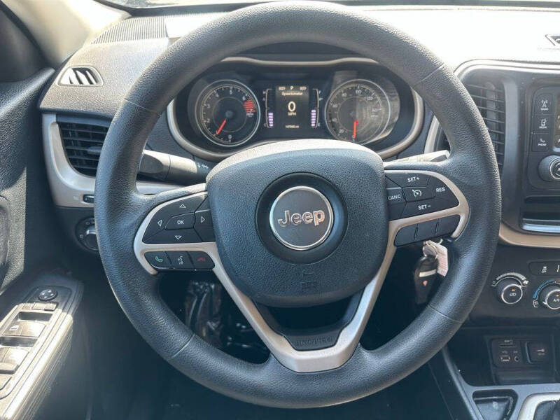2016 Jeep Cherokee Sport