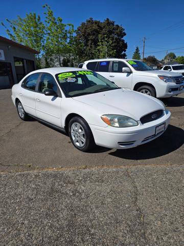 2004 Ford Taurus SE