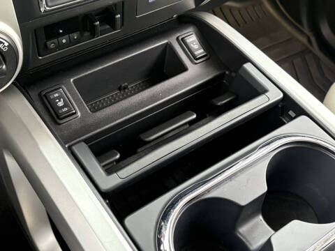 2020 Nissan Titan SL