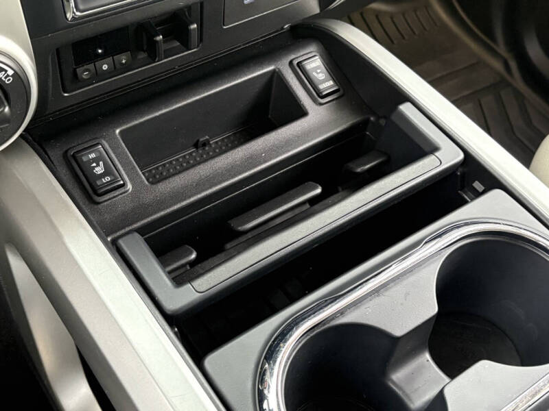 2020 Nissan Titan SL