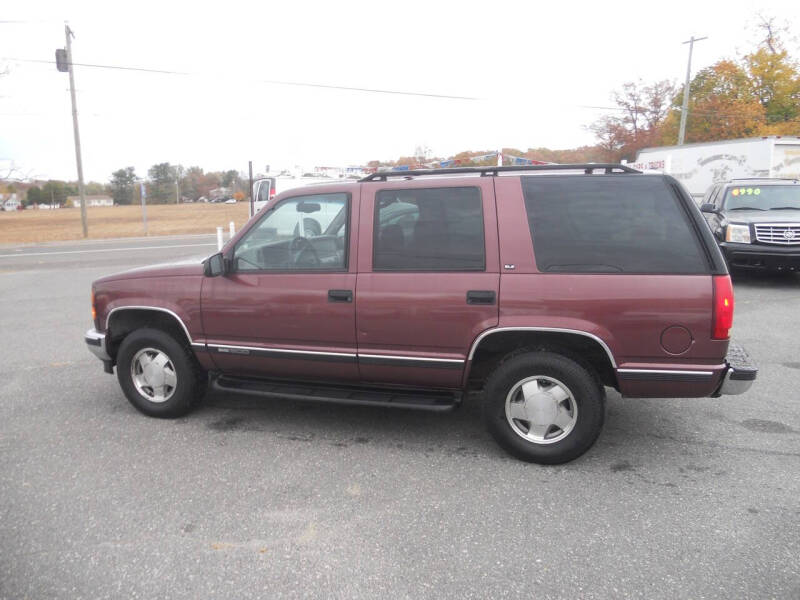 1997 GMC Yukon SLE photo 4