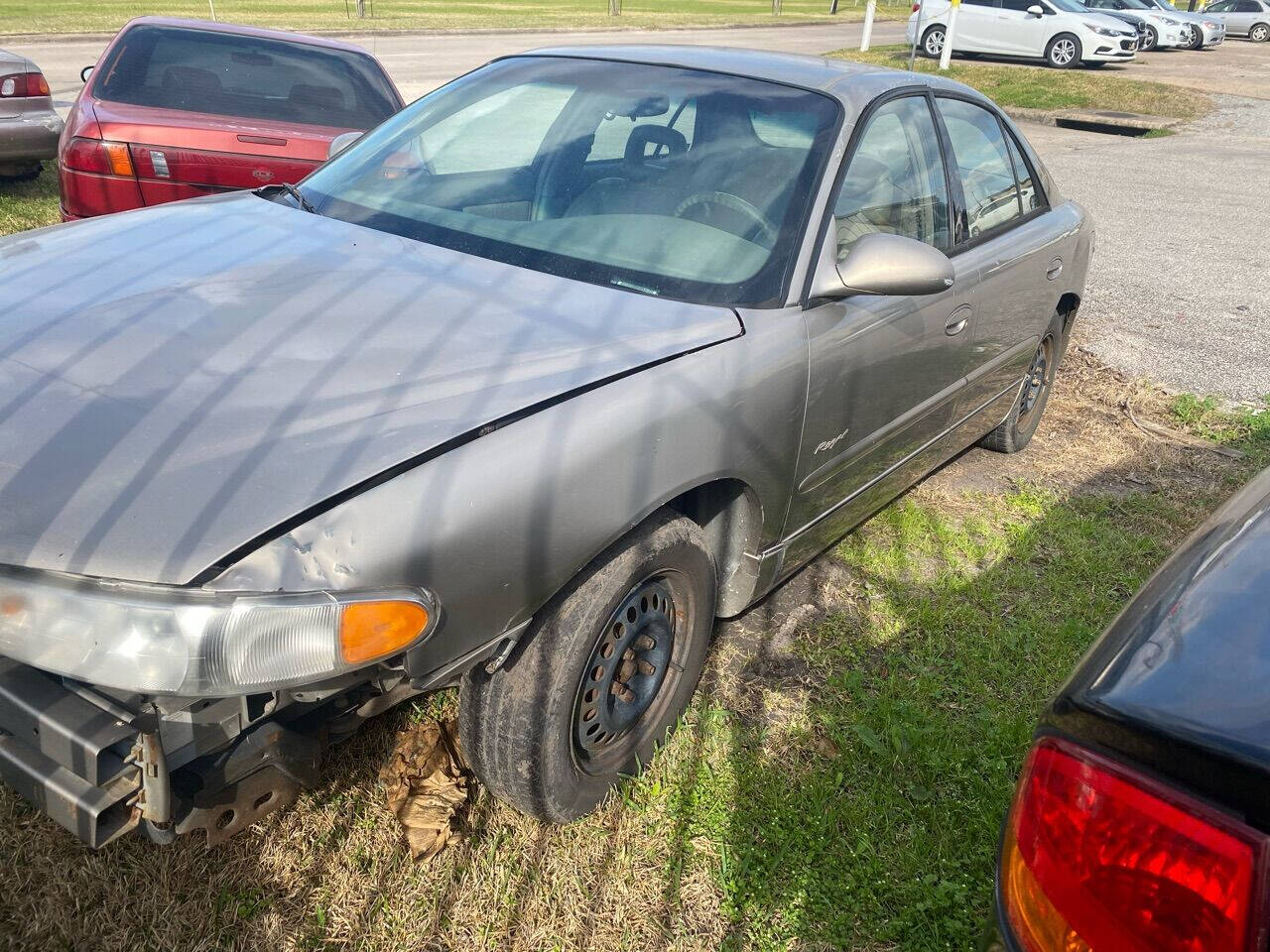 Beige 2001 Buick Regal LS LS 4dr Sedan 1