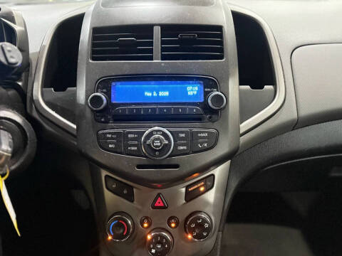 2014 Chevrolet Sonic LT Manual