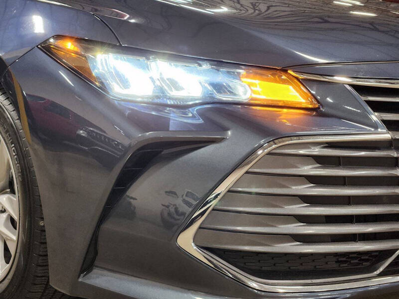 2021 Toyota Avalon Hybrid XLE