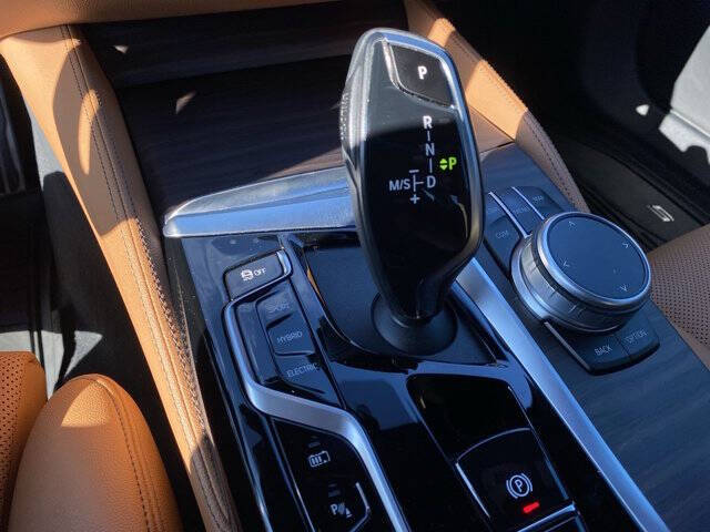 2022 BMW 5 Series 530e