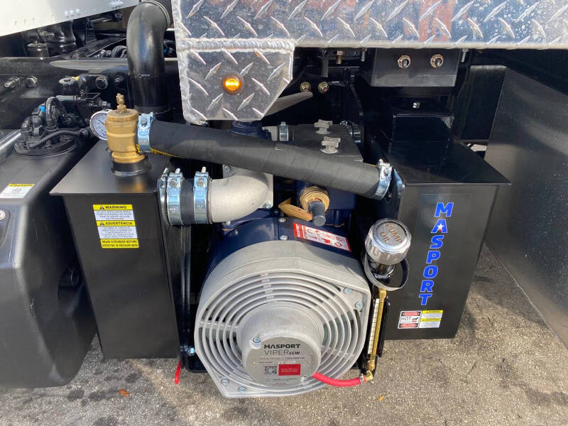 2025 Freightliner M2 106