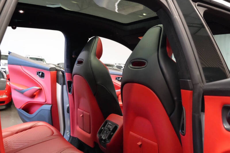 2021 Aston Martin DBX