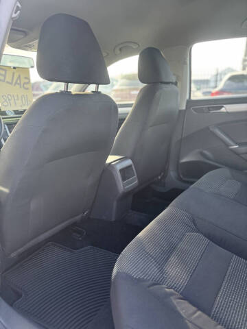 2016 Volkswagen Passat 1.8T S