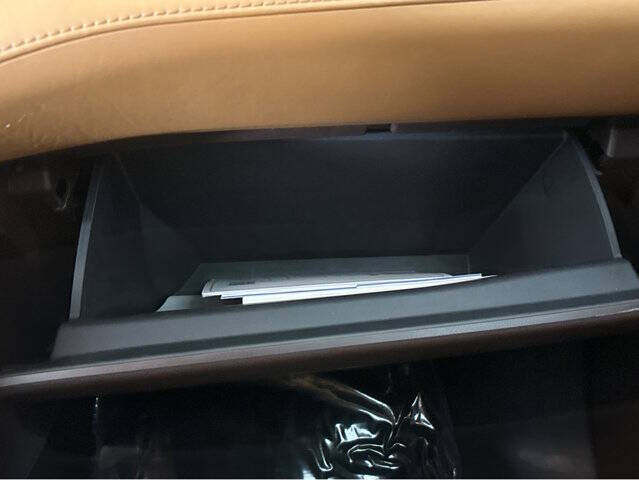 2022 Toyota Highlander Hybrid Platinum