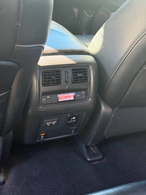 2017 Nissan Pathfinder Platinum