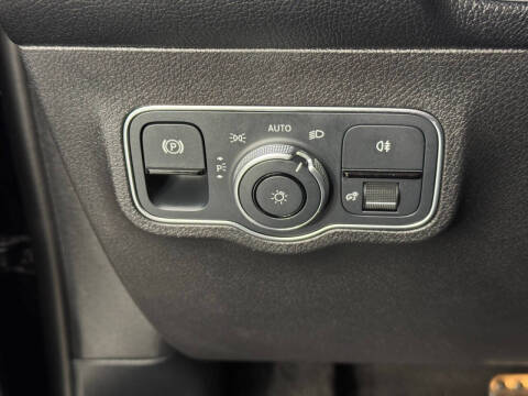 2023 Mercedes-Benz GLB GLB 250