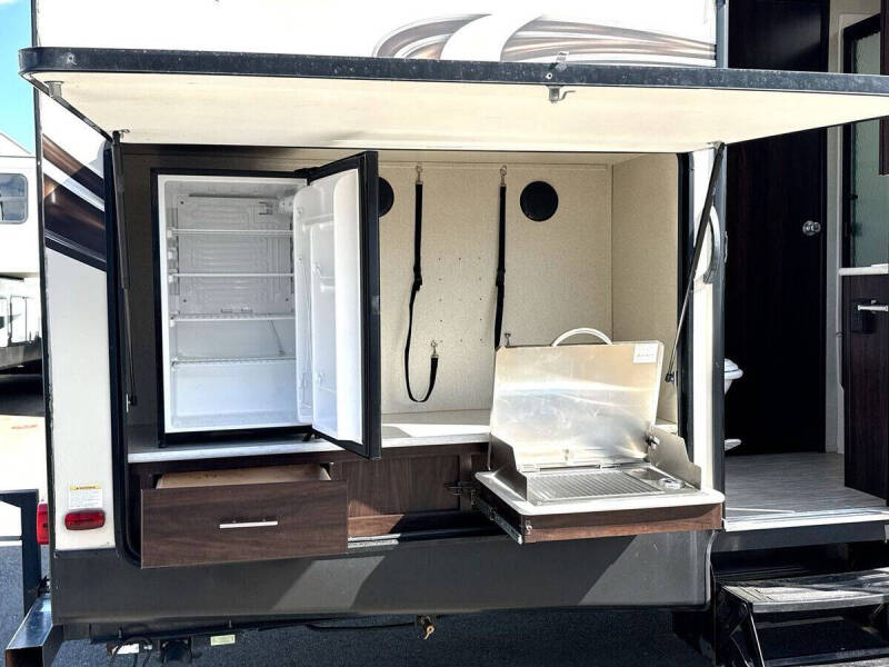 2019 Prime Time RV Lacrosse