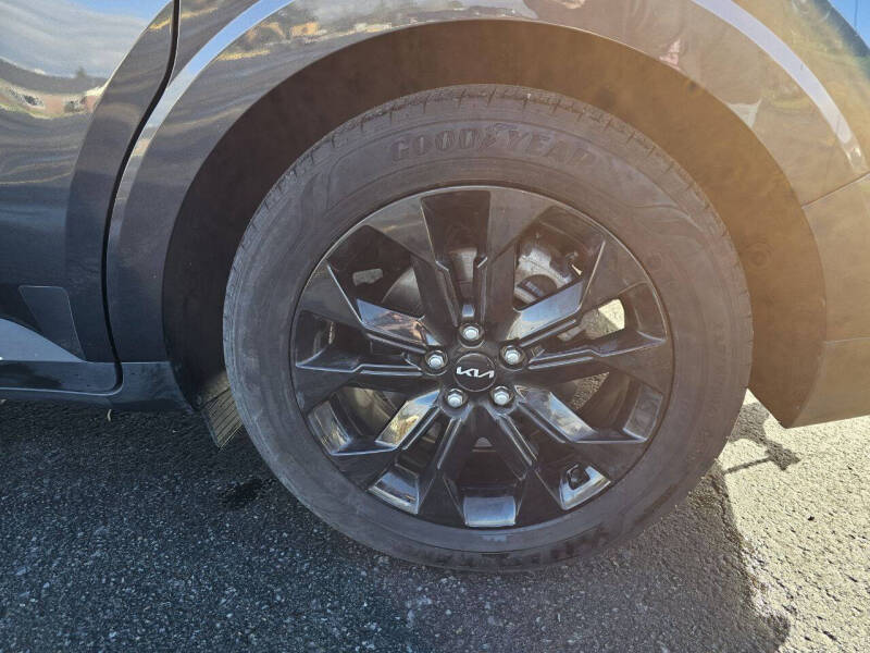 2024 Kia Carnival SX