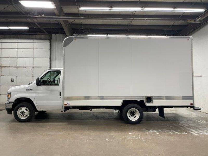 2025 Ford E-Series