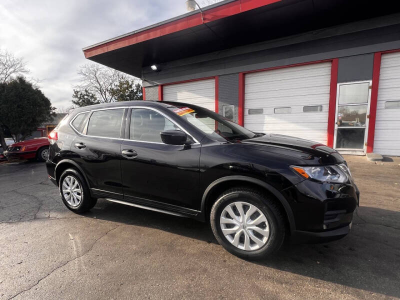 2020 Nissan Rogue S photo 2