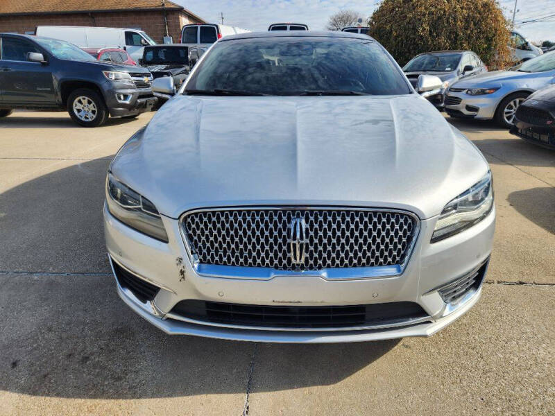 2017 Lincoln MKZ Reserve's photo