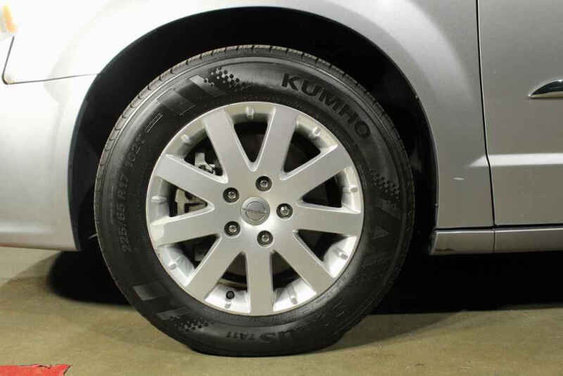 2013 Chrysler Town and Country Touring