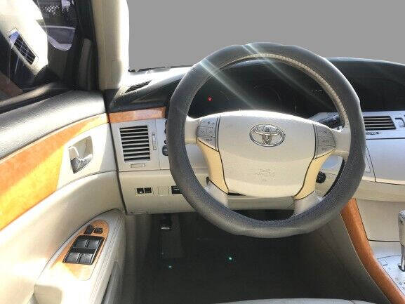 2005 Toyota Avalon XLS