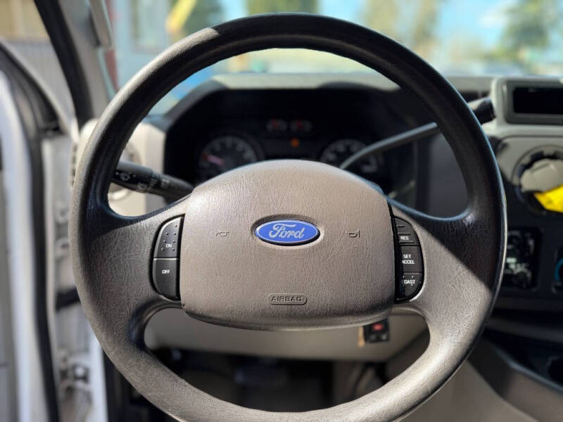 2010 Ford E-Series E-350 SD XL