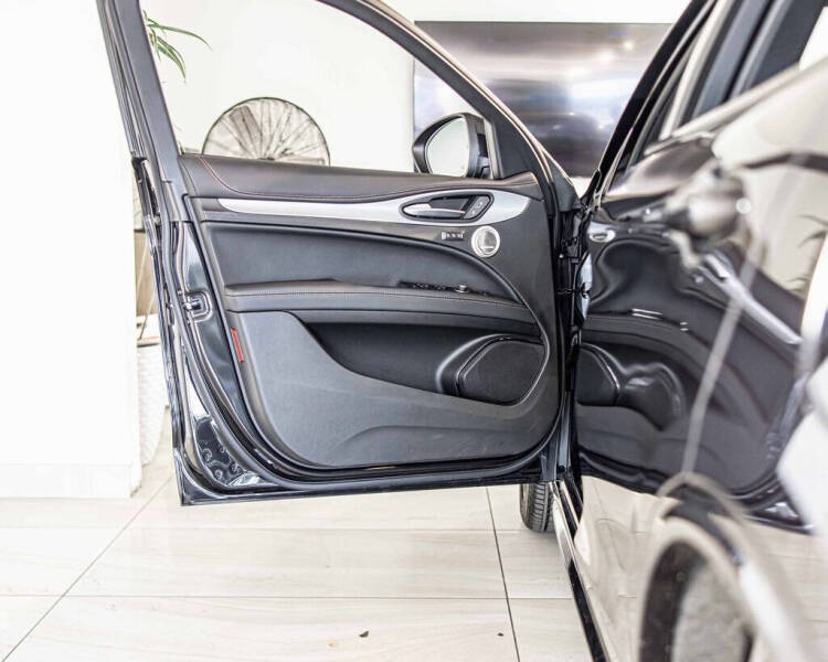 2025 Alfa Romeo Stelvio