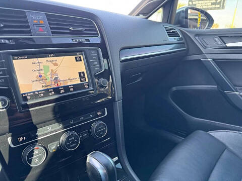 2017 Volkswagen Golf R 4Motion