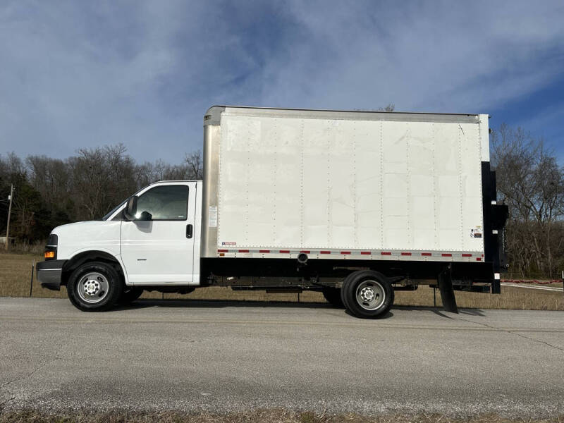 2020 Chevrolet Express Cutaway Base's photo